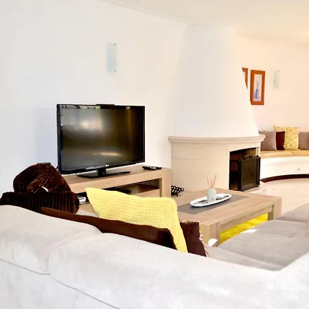 With Private Swimming Pool And Sea Views Albufeira