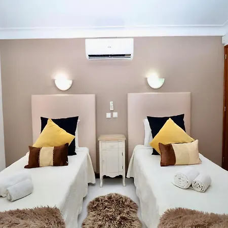 Nyaraló With Private Swimming Pool And Sea Views *
