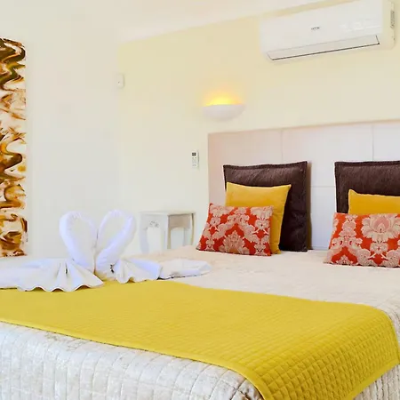 With Private Swimming Pool And Sea Views Albufeira